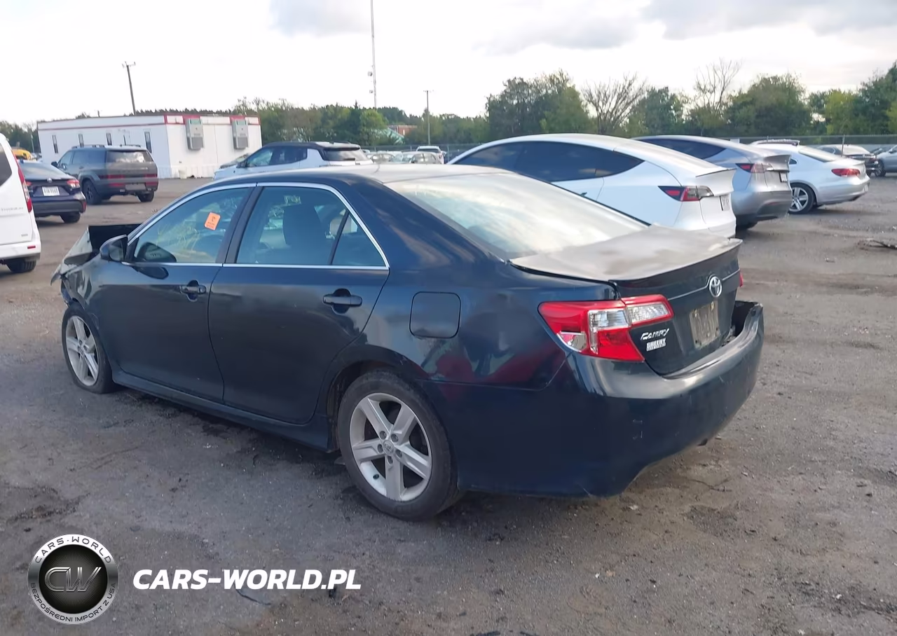 2014 Toyota Camry Se VIN:4T1BF1FK0EU332764 - 3