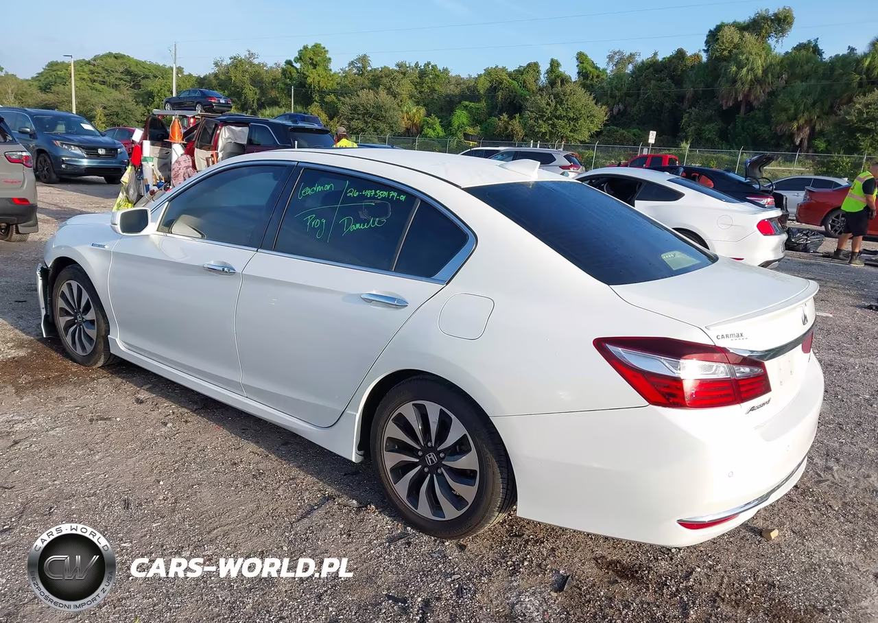 2017 Honda Accord Hybrid Touring VIN:JHMCR6F70HC028285 - 3