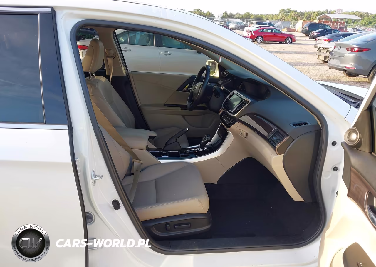 2017 Honda Accord Hybrid Touring VIN:JHMCR6F70HC028285 - 5