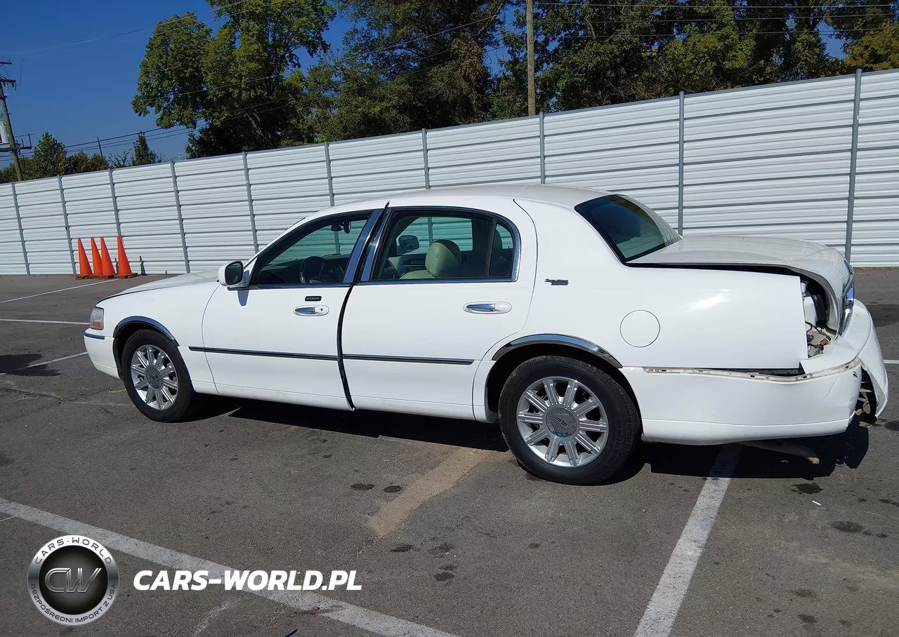 2007 Lincoln Town Car Signature Limited VIN:1LNHM82W07Y600726 - 14