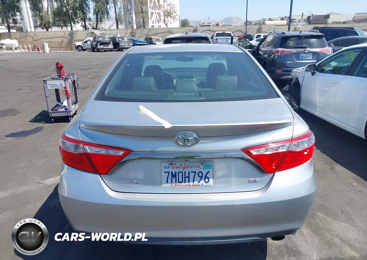2015 Toyota Camry Se VIN:4T1BF1FK2FU994265 - 16