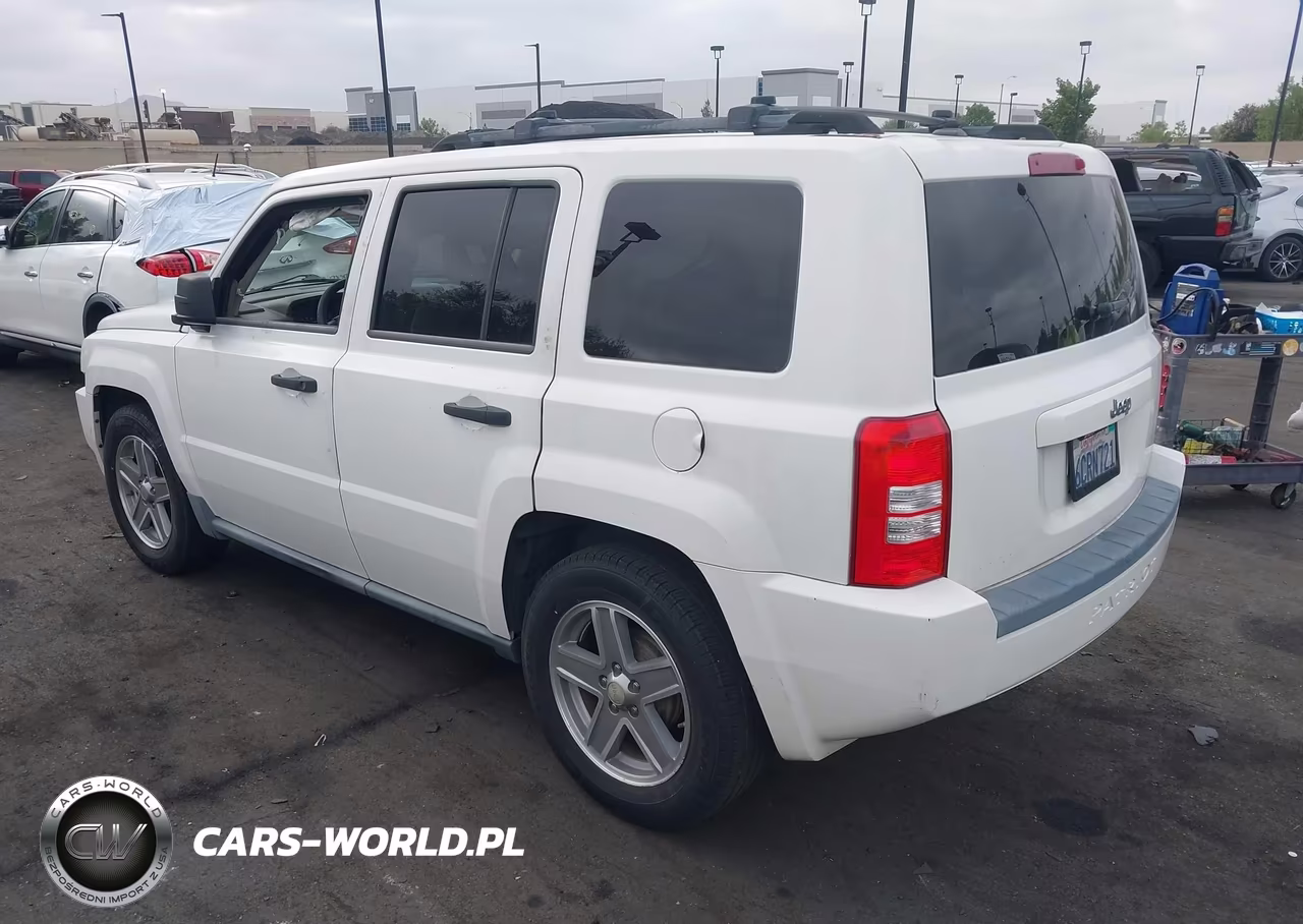 2008 Jeep Patriot Sport VIN:1J8FT28W78D521400 - 3