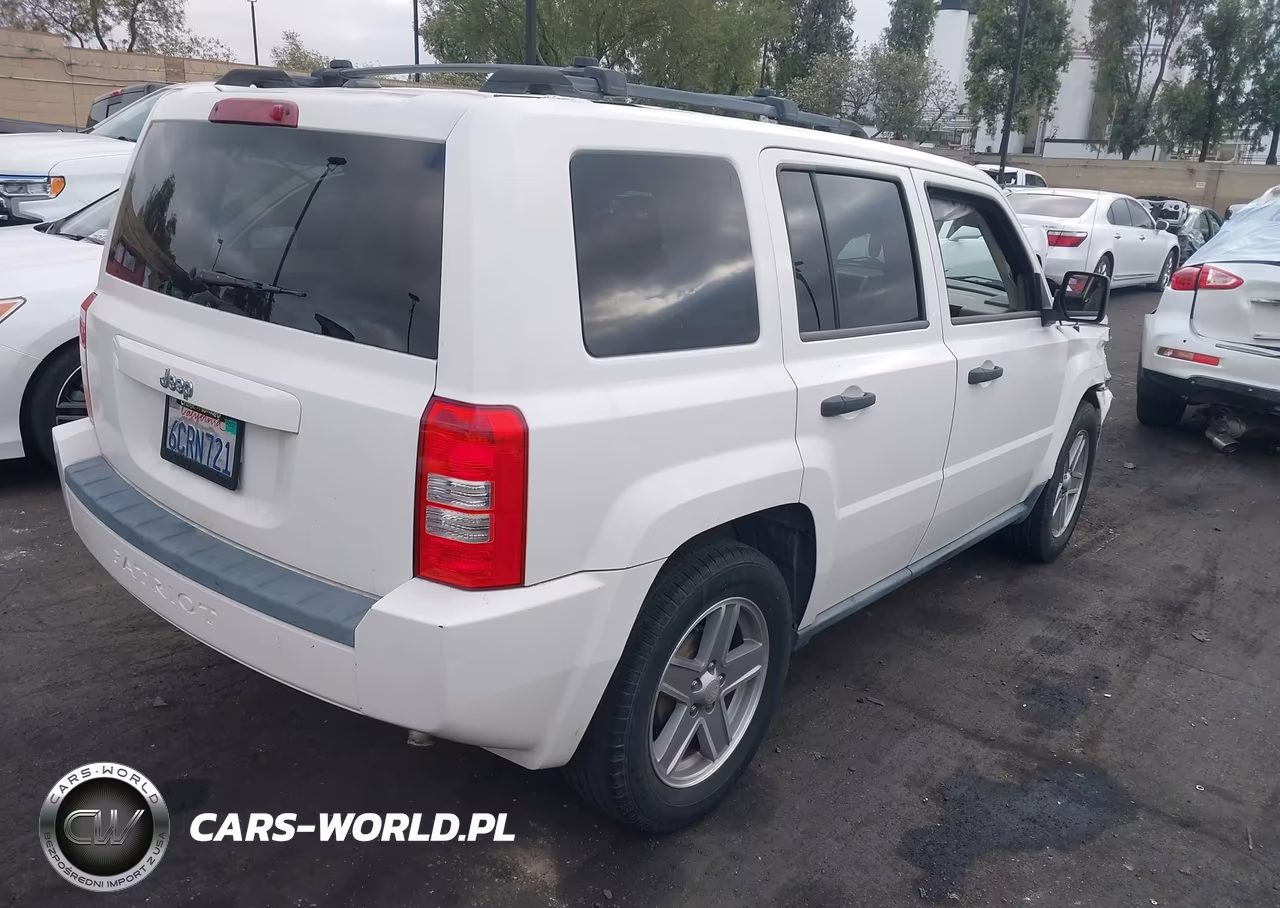 2008 Jeep Patriot Sport VIN:1J8FT28W78D521400 - 4