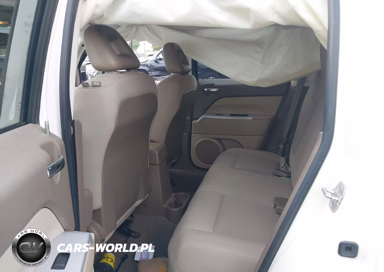 2008 Jeep Patriot Sport VIN:1J8FT28W78D521400 - 8