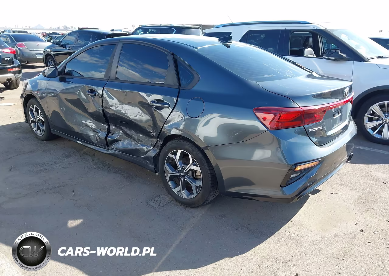 2020 Kia Forte Lxs VIN:3KPF24AD4LE153327 - 3