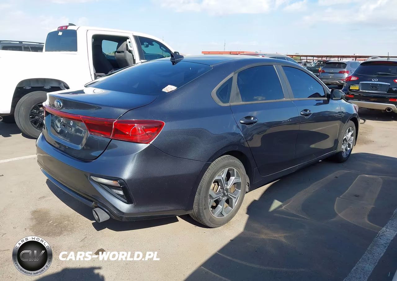 2020 Kia Forte Lxs VIN:3KPF24AD4LE153327 - 4