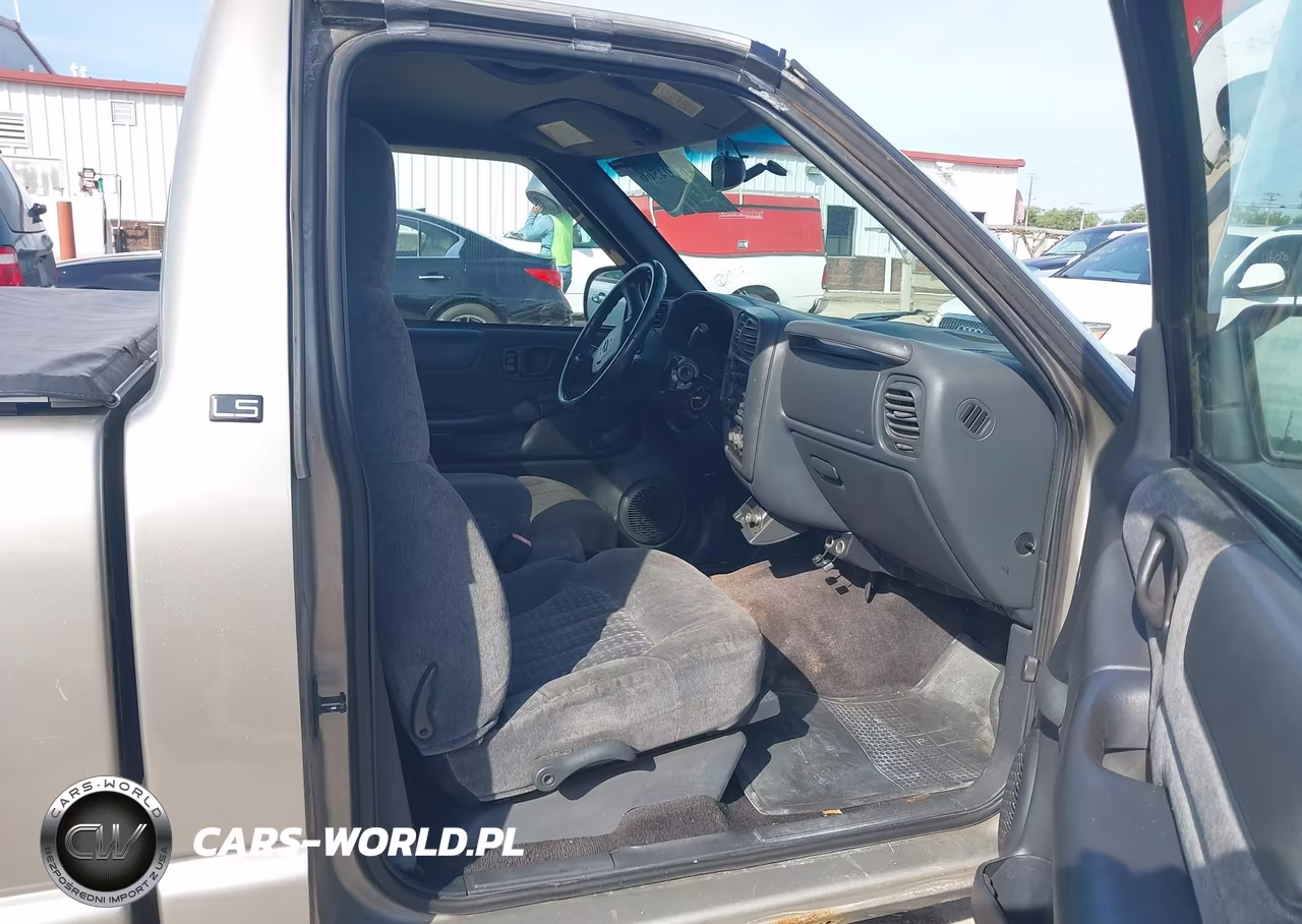 2002 Chevrolet S-10 Ls VIN:1GCCS14W228260545 - 5