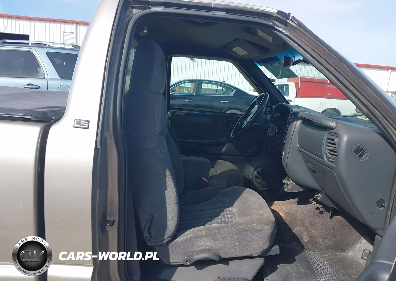 2002 Chevrolet S-10 Ls VIN:1GCCS14W228260545 - 8