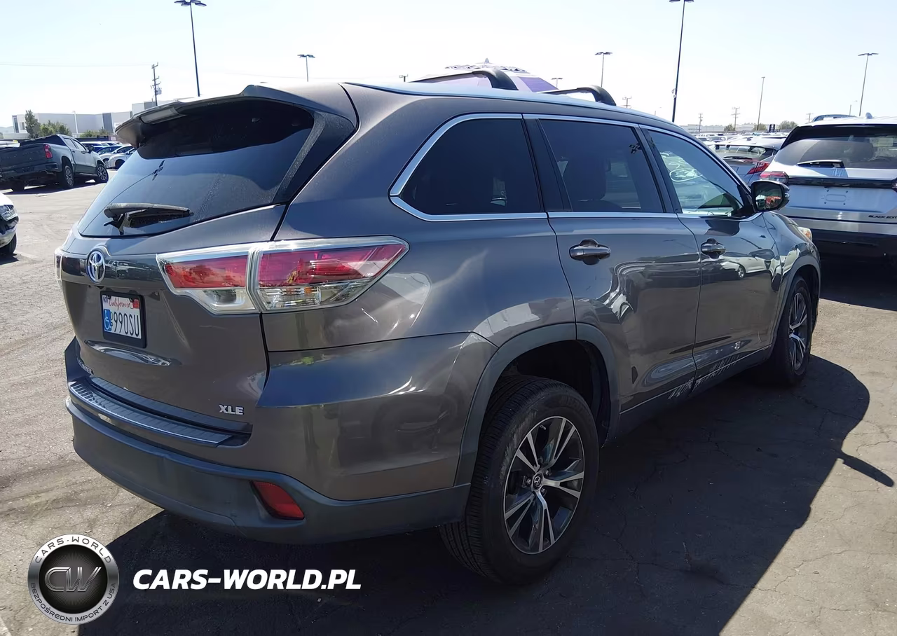 2016 Toyota Highlander Xle V6 VIN:5TDKKRFH0GS179846 - 4