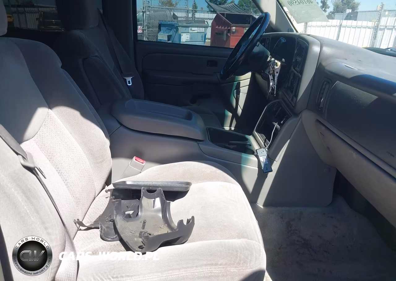2004 Chevrolet Tahoe Ls VIN:1GNEK13T04R119462 - 5