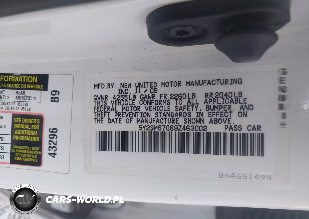 2009 Pontiac Vibe VIN:5Y2SM67069Z463002 - 9