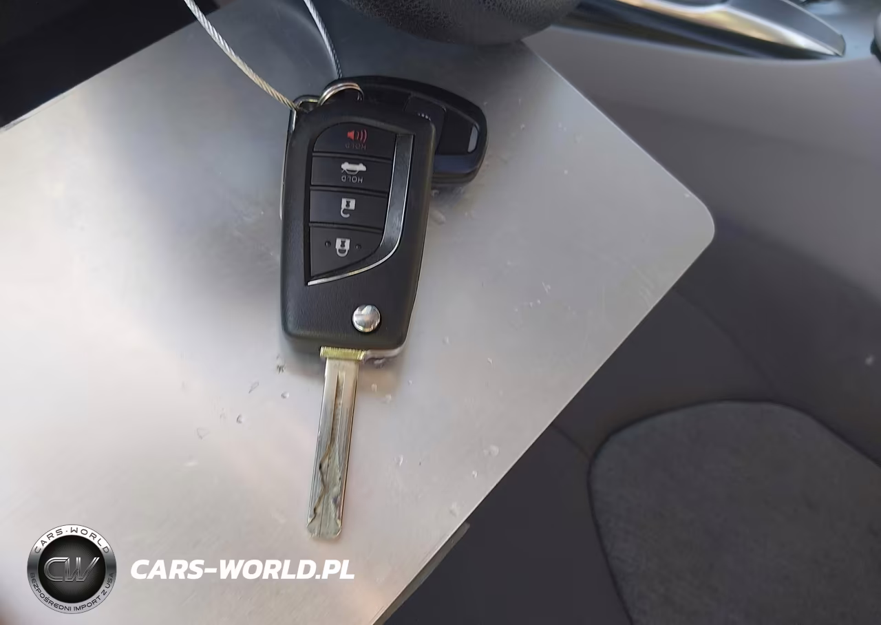 2020 Toyota Camry Le VIN:4T1C11AK6LU885362 - 11
