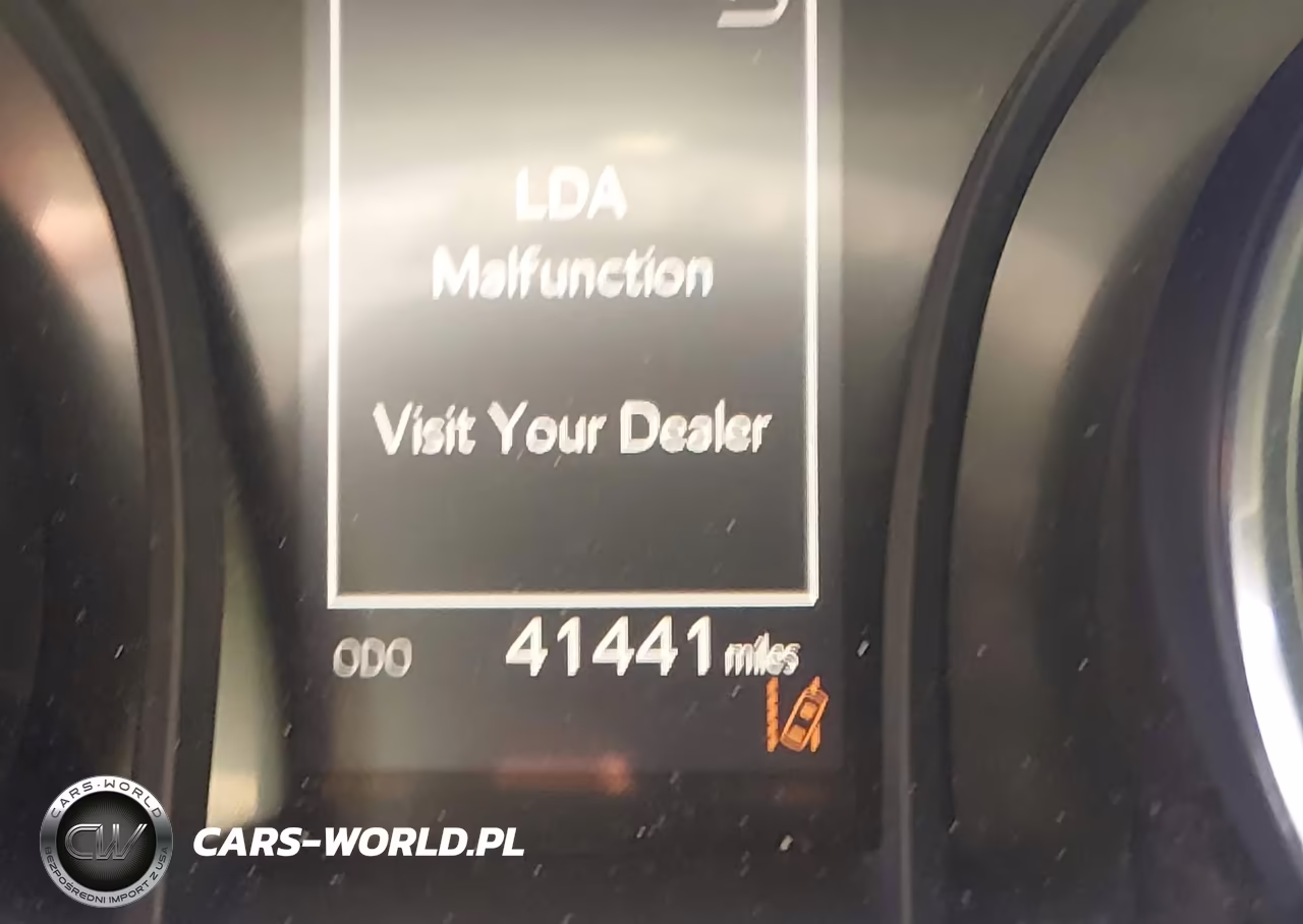2020 Toyota Camry Le VIN:4T1C11AK6LU885362 - 16