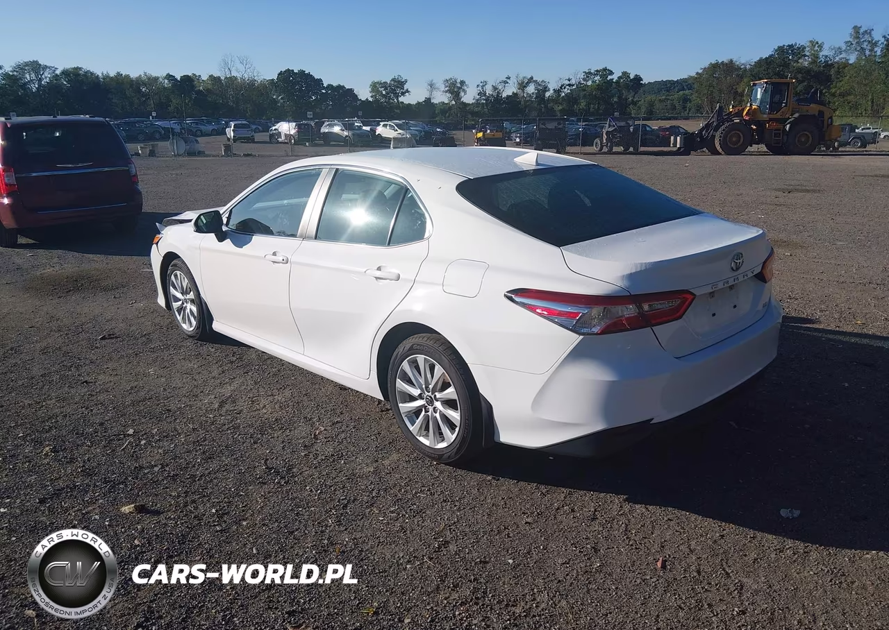 2020 Toyota Camry Le VIN:4T1C11AK6LU885362 - 3