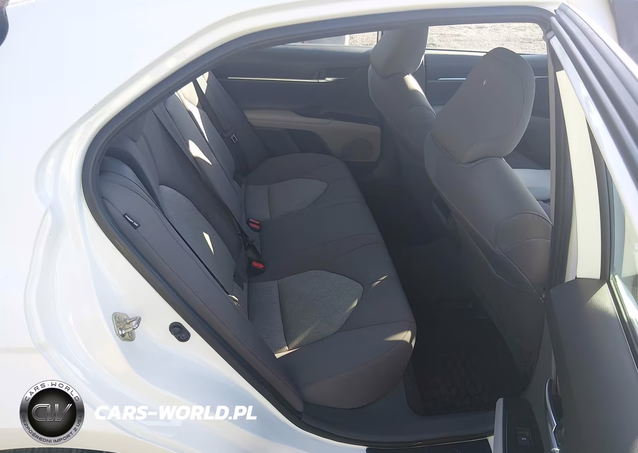 2020 Toyota Camry Le VIN:4T1C11AK6LU885362 - 8