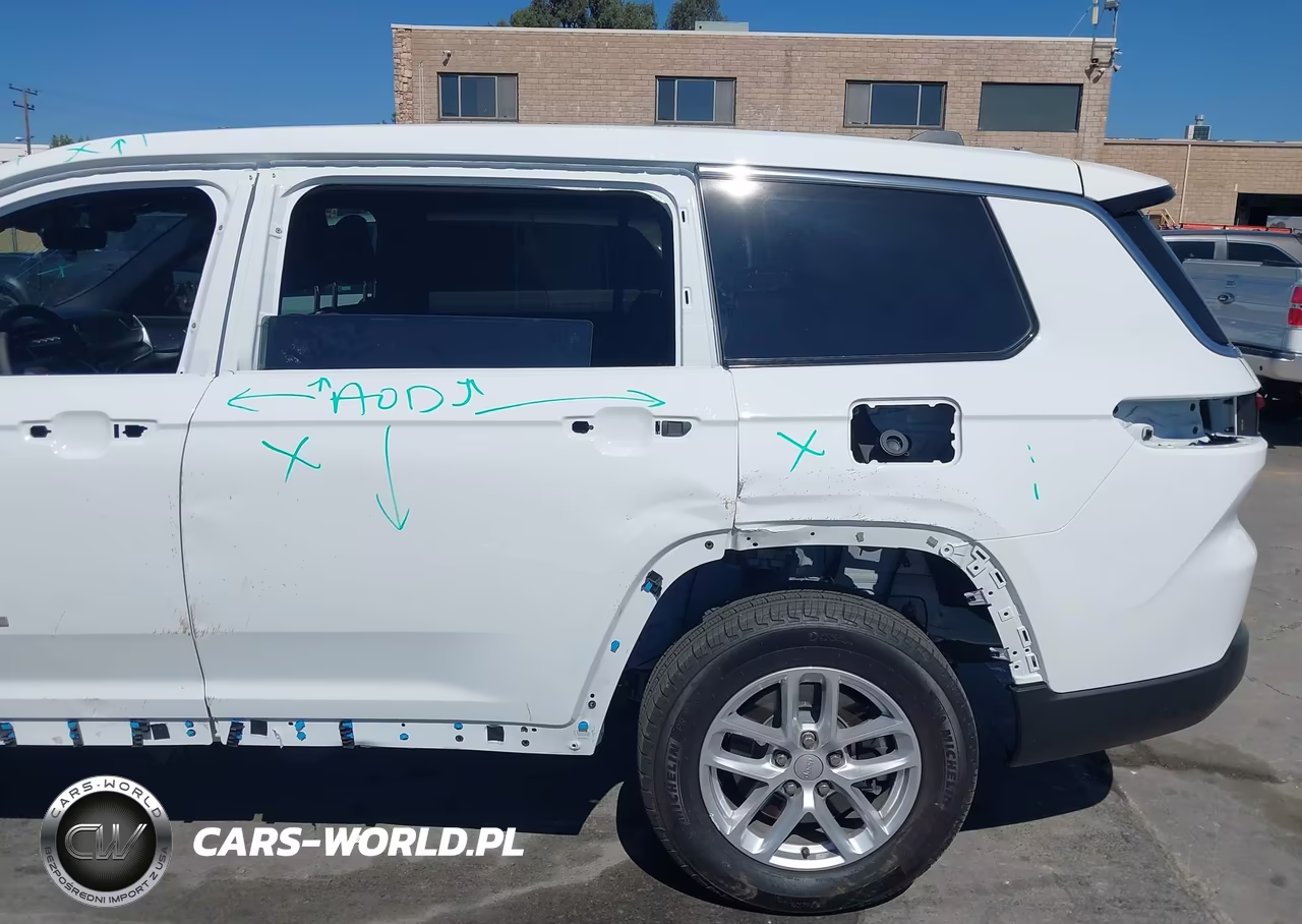2026 Jeep Grand Cherokee L Laredo 4X2 VIN:1C4RJJAG7T8568063 - 18