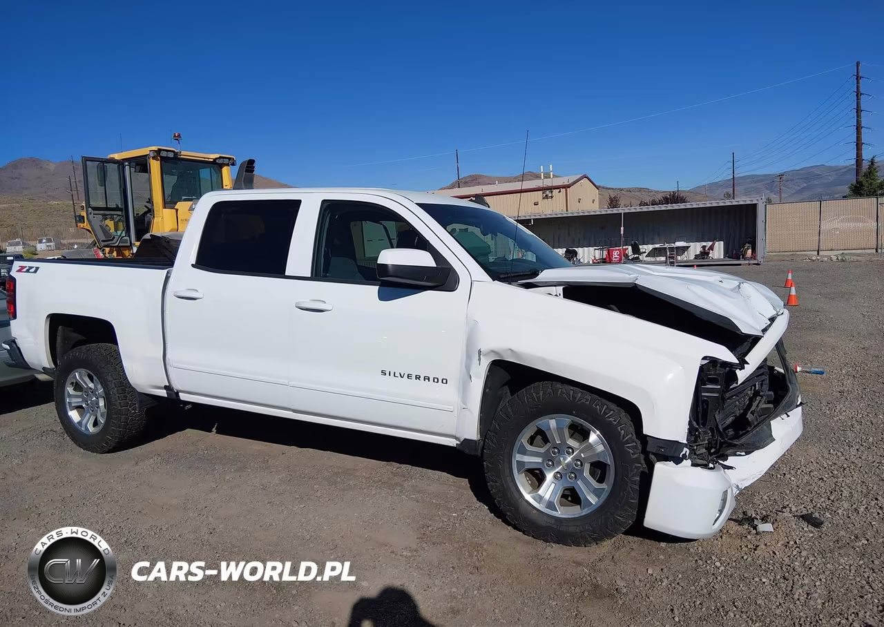 2018 Chevrolet Silverado 1500 2Lt VIN:3GCUKRECXJG110568 - 13