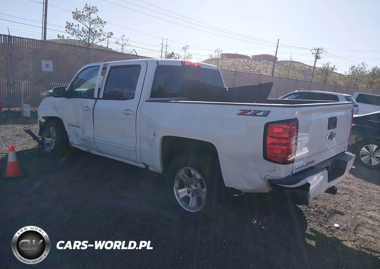 2018 Chevrolet Silverado 1500 2Lt VIN:3GCUKRECXJG110568 - 3