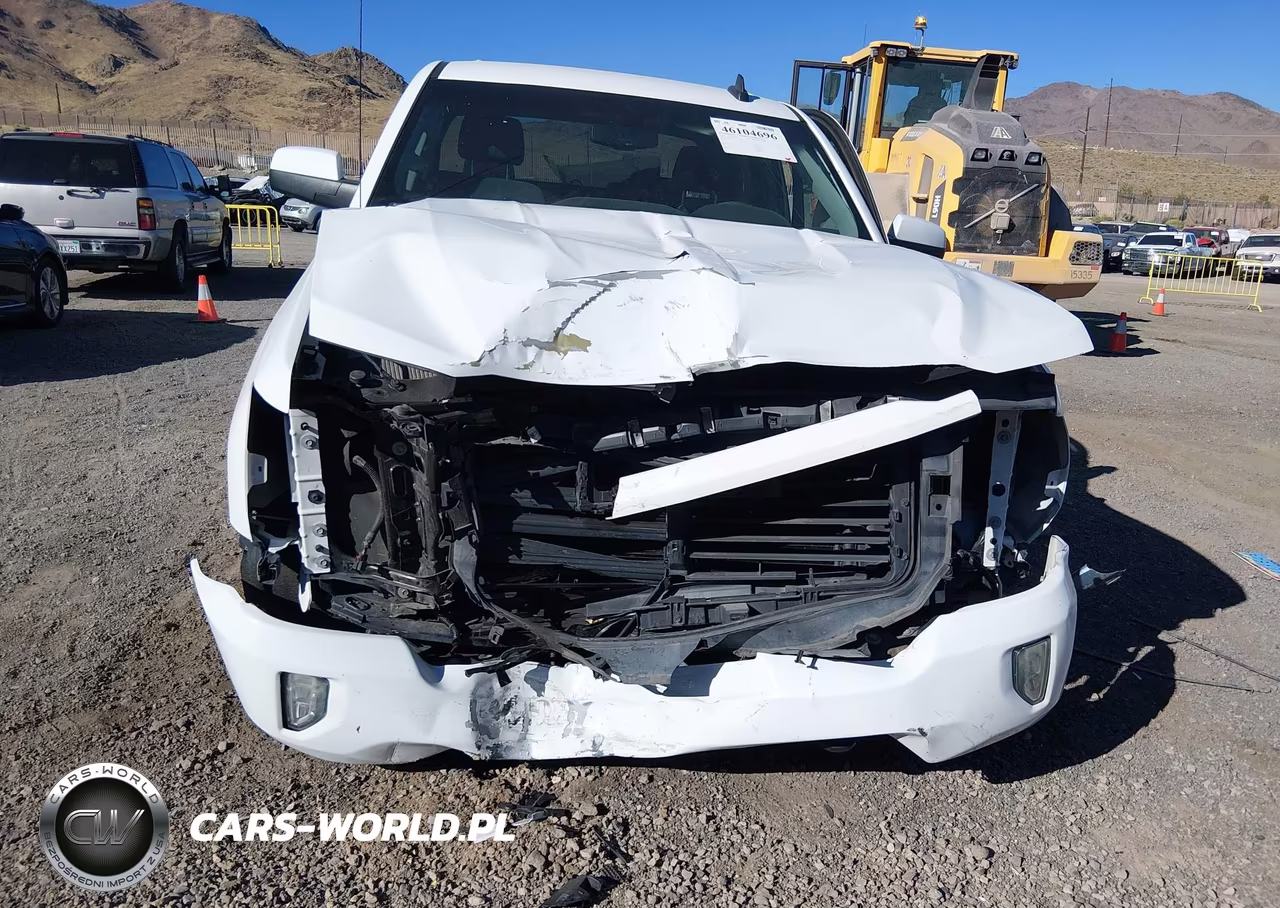 2018 Chevrolet Silverado 1500 2Lt VIN:3GCUKRECXJG110568 - 6