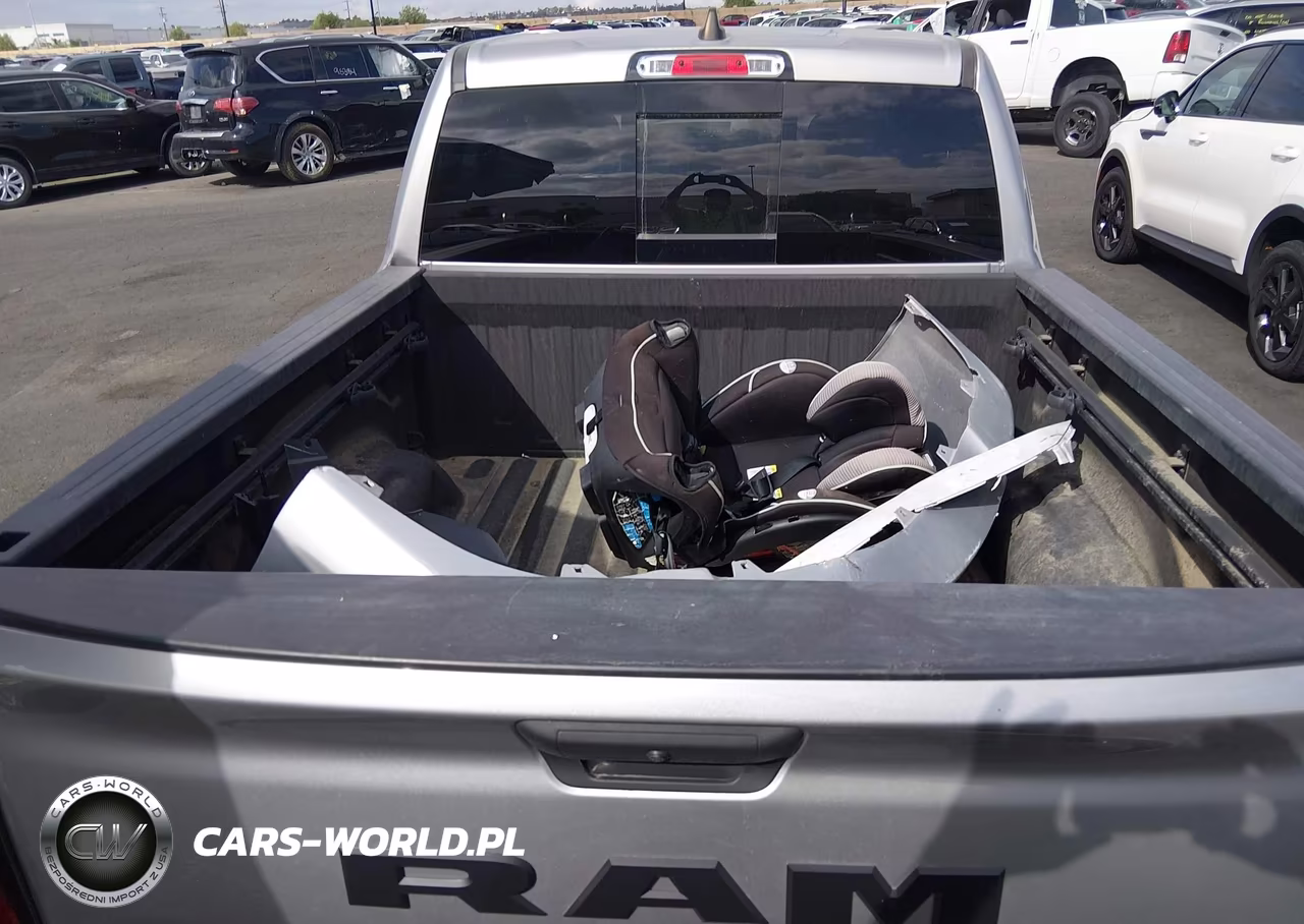 2025 Ram 1500 Tradesman VIN:1C6RRFGG0SN554607 - 11