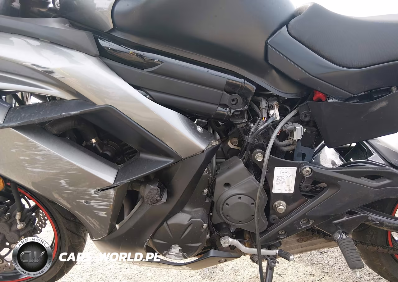 2014 Kawasaki Ex650 E VIN:JKAEXEE12EDA15581 - 9