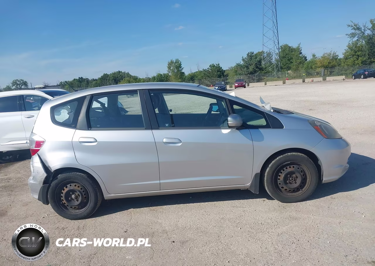2013 Honda Fit VIN:JHMGE8H36DC052801 - 13