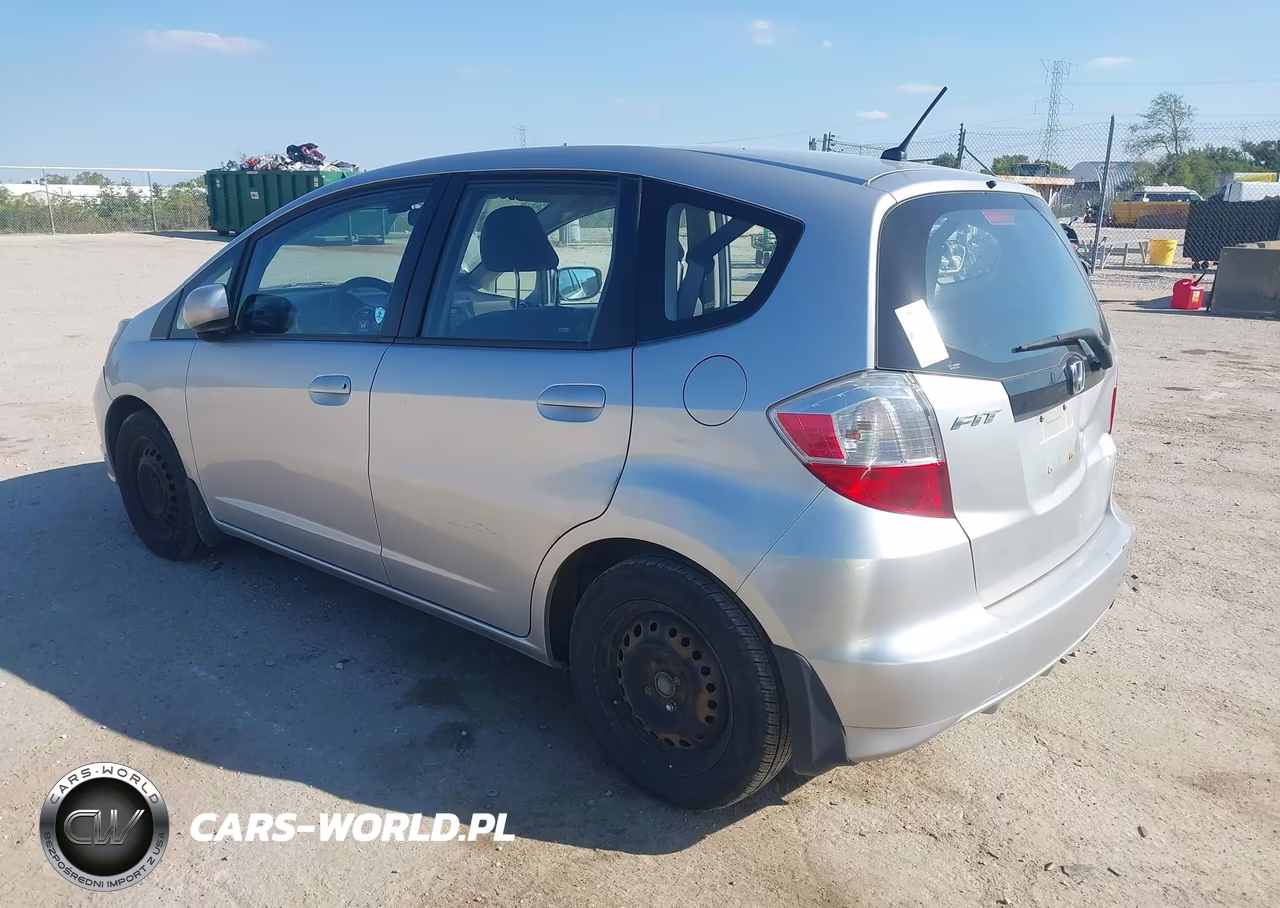 2013 Honda Fit VIN:JHMGE8H36DC052801 - 3