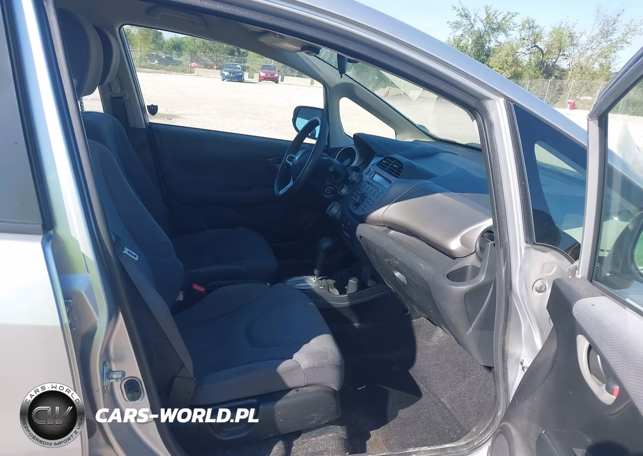 2013 Honda Fit VIN:JHMGE8H36DC052801 - 5