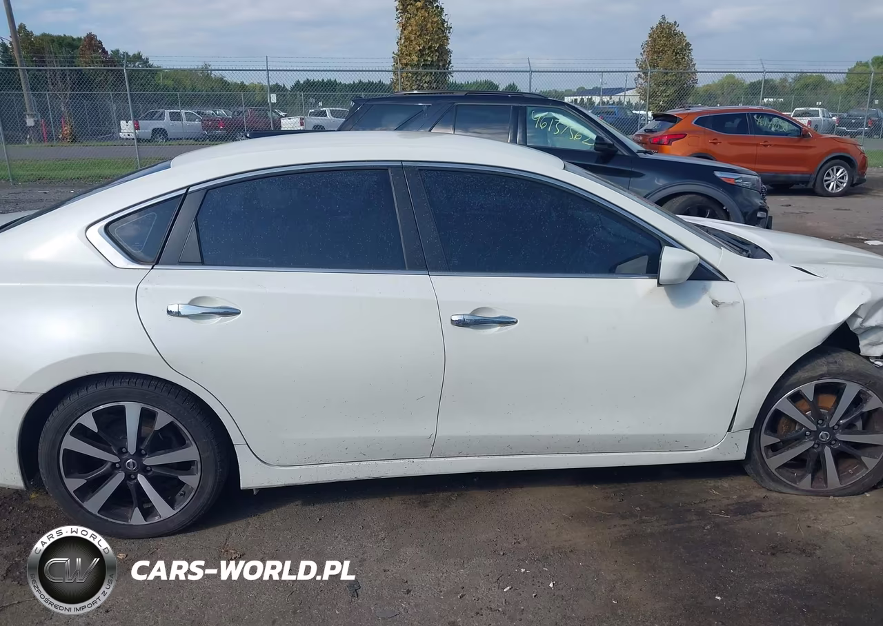 2018 Nissan Altima 2.5 Sr VIN:1N4AL3AP3JC113018 - 13