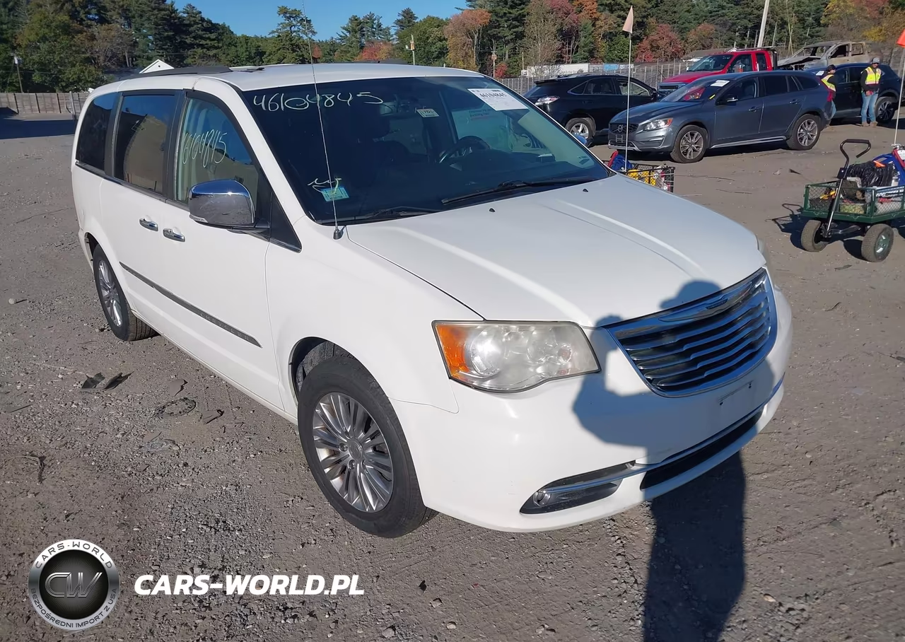 2013 Chrysler Town & Country Touring-L