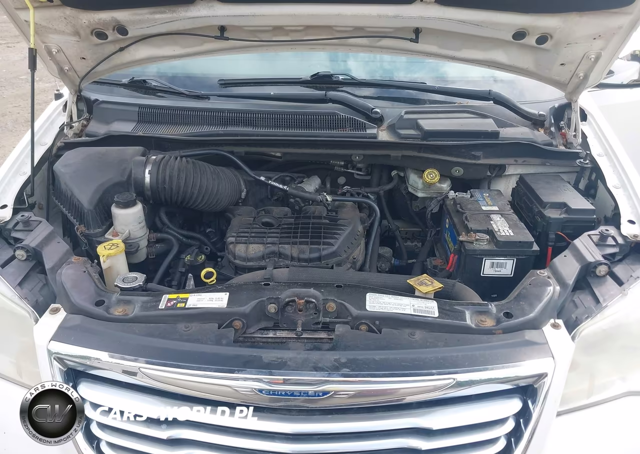 2013 Chrysler Town & Country Touring-L VIN:2C4RC1CG2DR570879 - 10