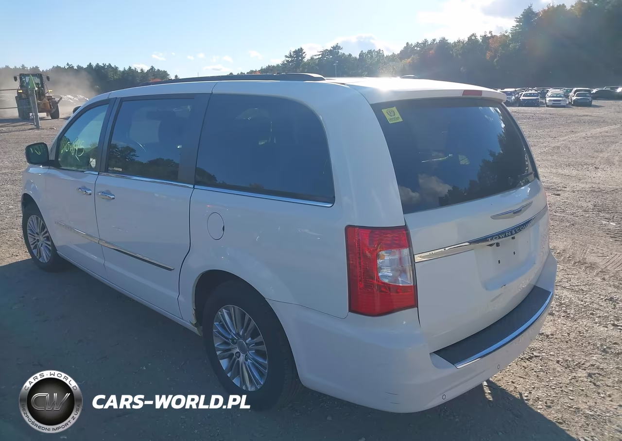 2013 Chrysler Town & Country Touring-L VIN:2C4RC1CG2DR570879 - 3