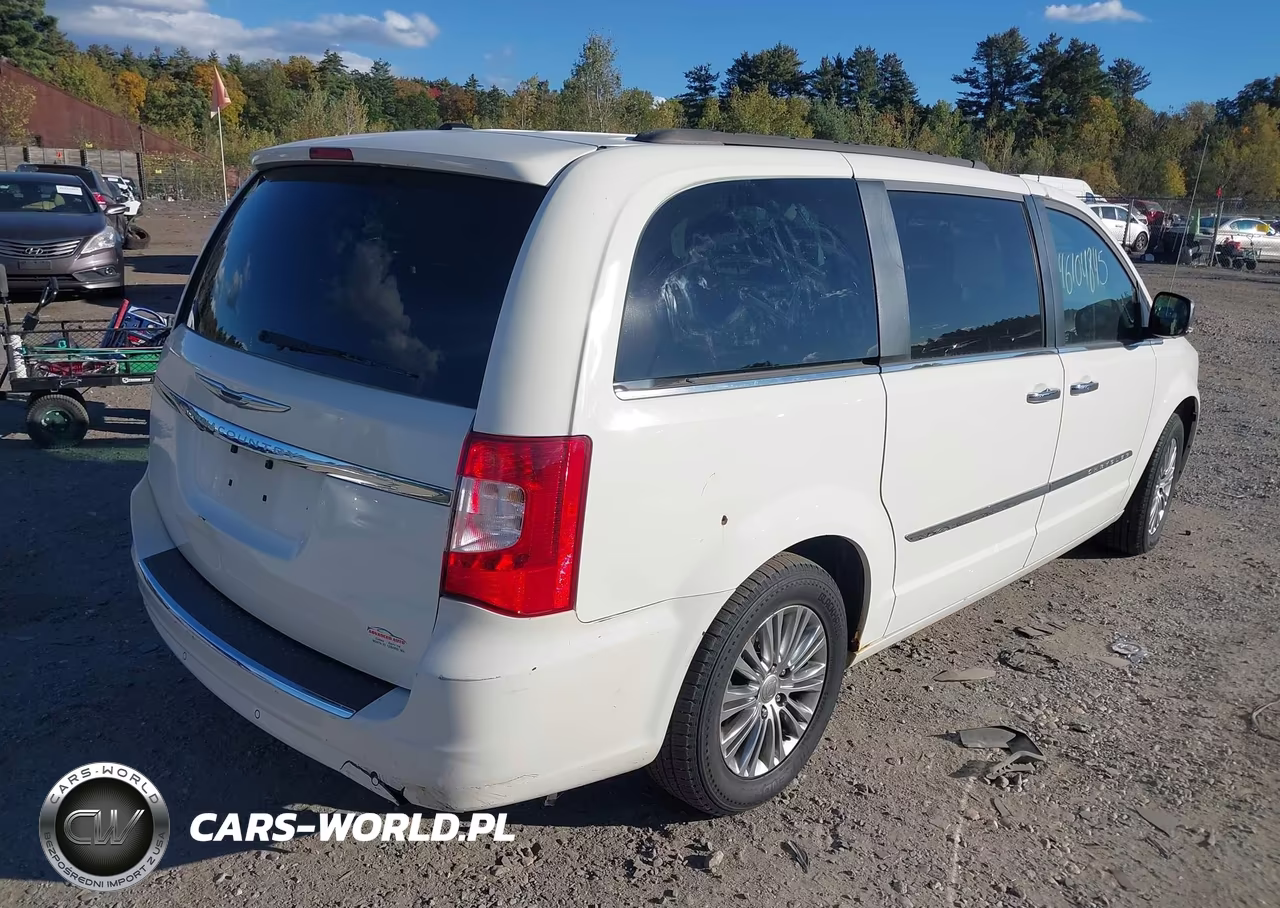 2013 Chrysler Town & Country Touring-L VIN:2C4RC1CG2DR570879 - 4