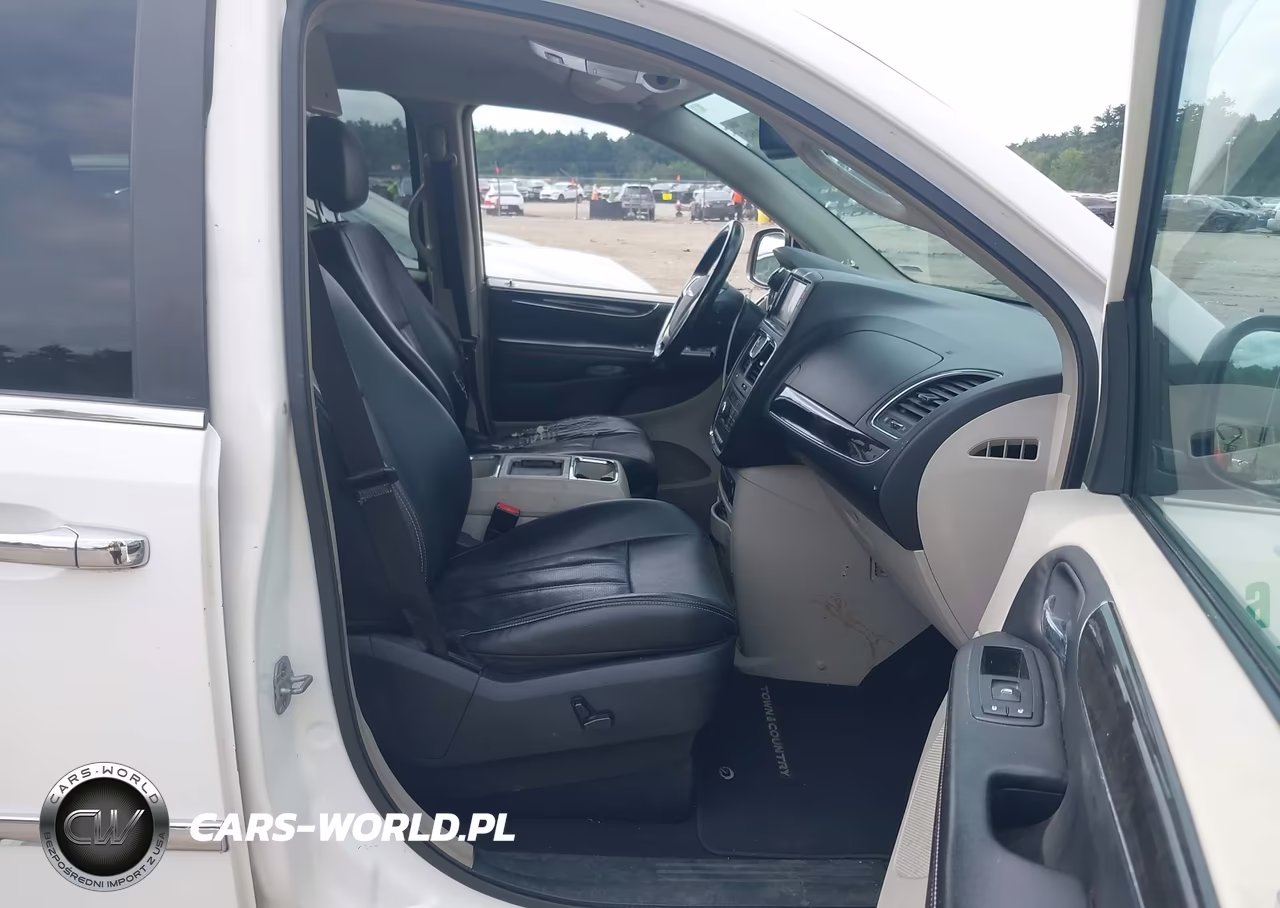 2013 Chrysler Town & Country Touring-L VIN:2C4RC1CG2DR570879 - 5