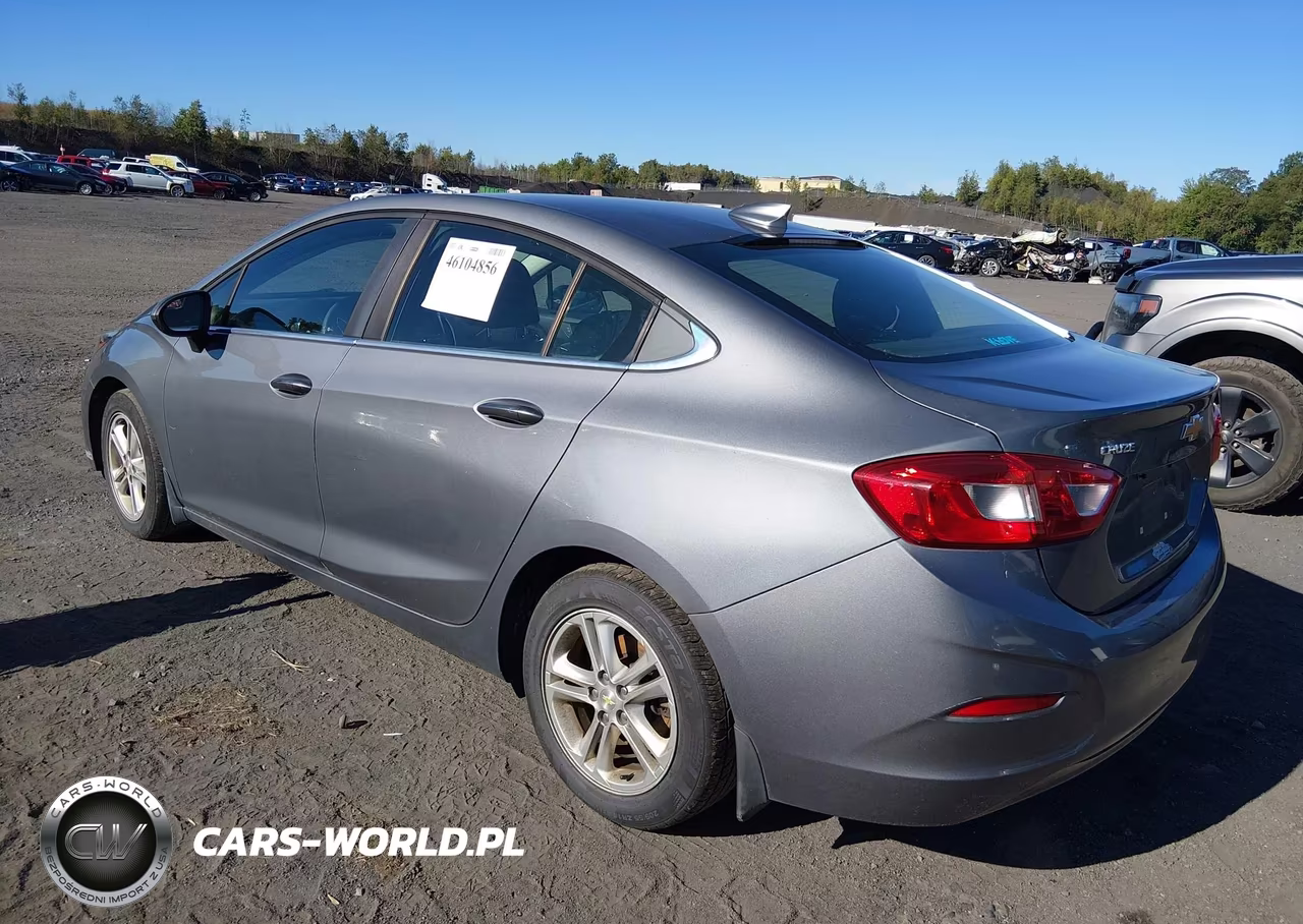2018 Chevrolet Cruze Lt Auto VIN:1G1BE5SM6J7221157 - 3