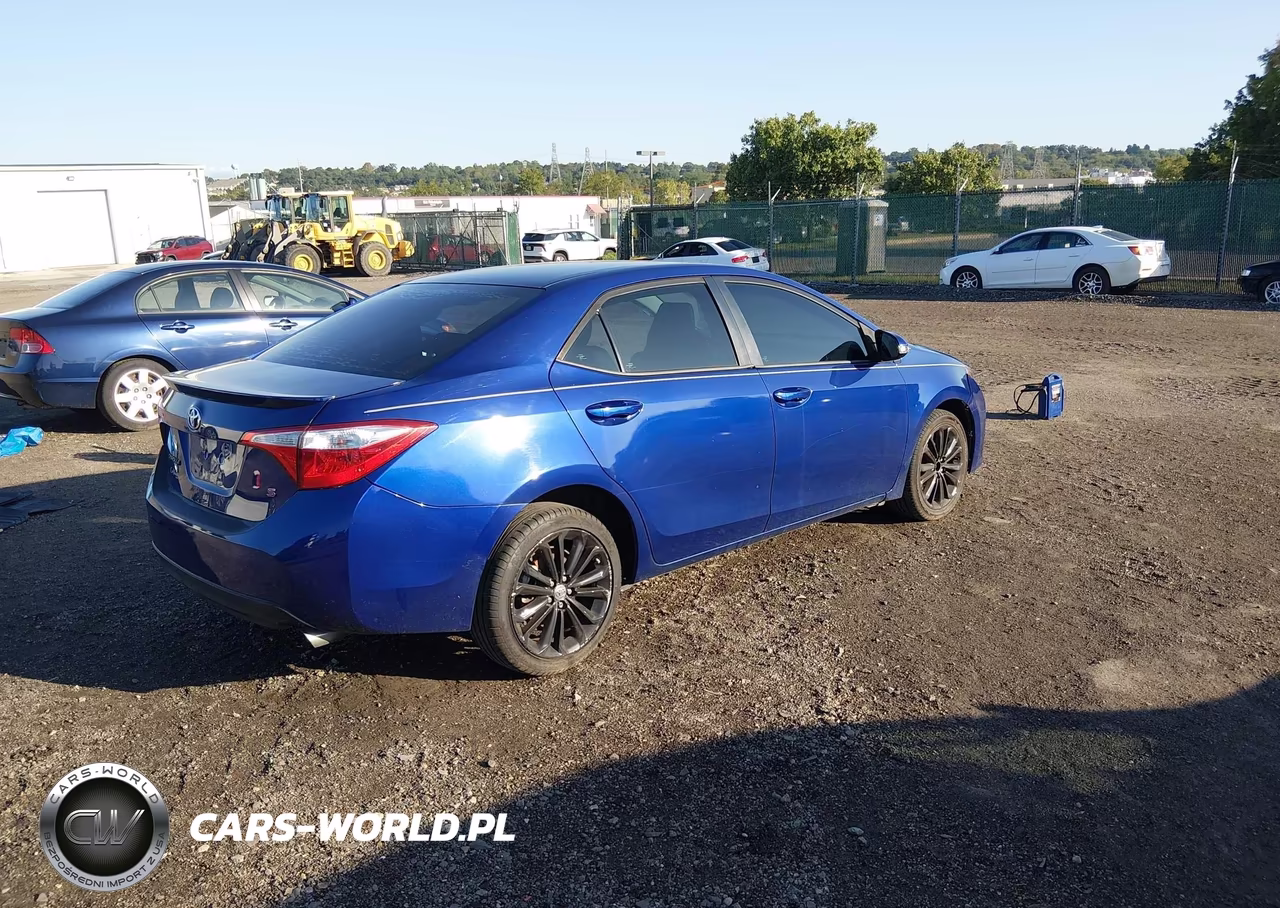 2015 Toyota Corolla S Plus VIN:2T1BURHE4FC352112 - 4
