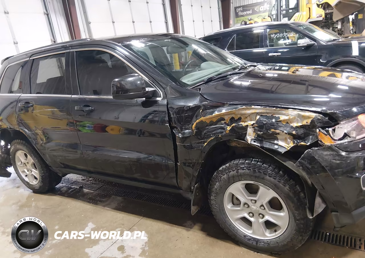 2015 Jeep Grand Cherokee Laredo VIN:1C4RJFAG5FC675028 - 14