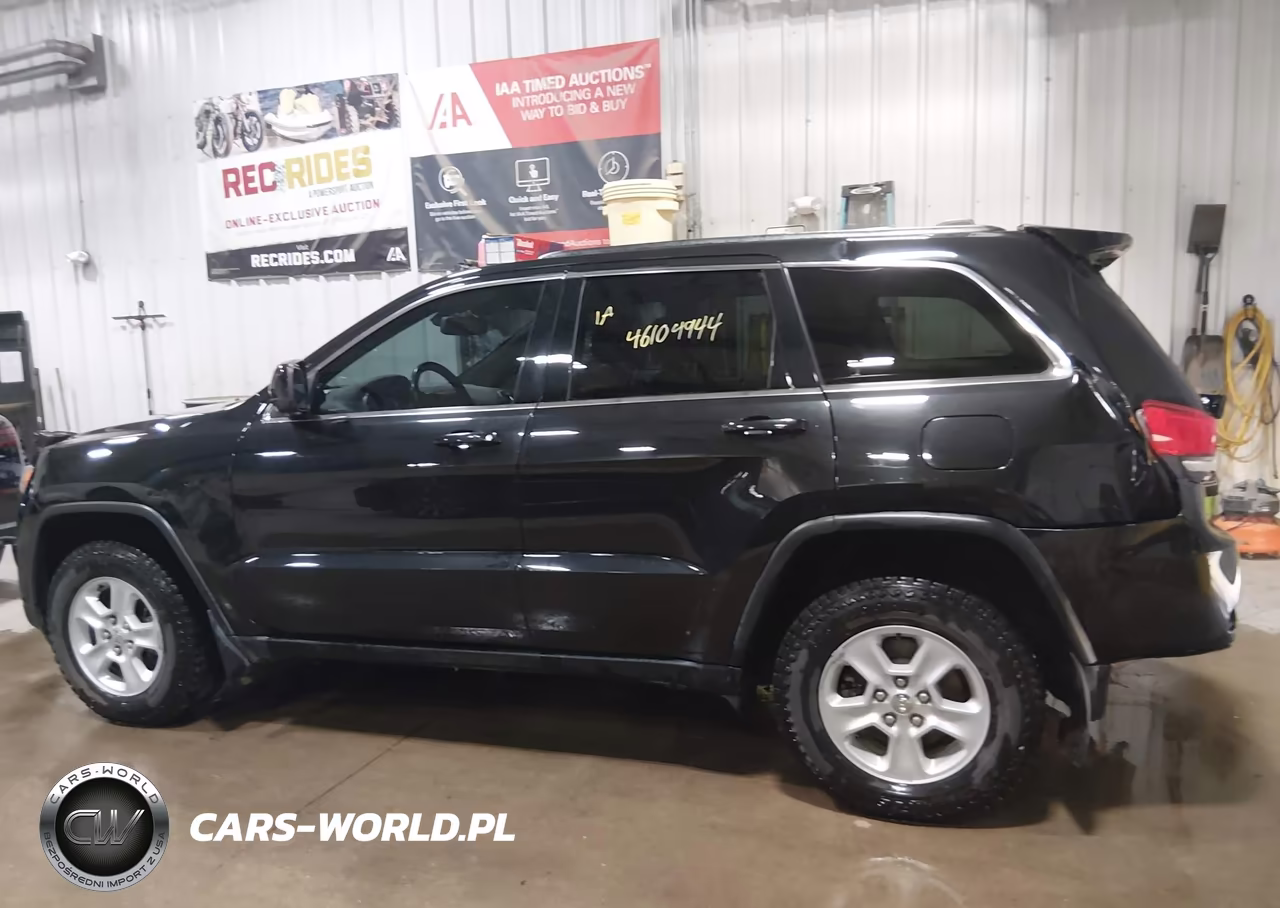 2015 Jeep Grand Cherokee Laredo VIN:1C4RJFAG5FC675028 - 15