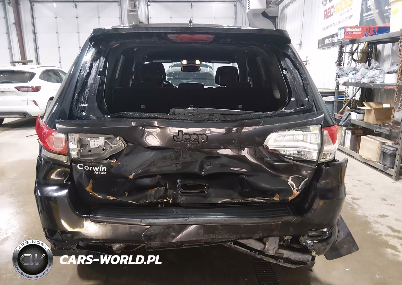 2015 Jeep Grand Cherokee Laredo VIN:1C4RJFAG5FC675028 - 17