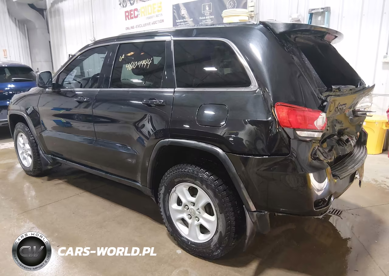2015 Jeep Grand Cherokee Laredo VIN:1C4RJFAG5FC675028 - 3