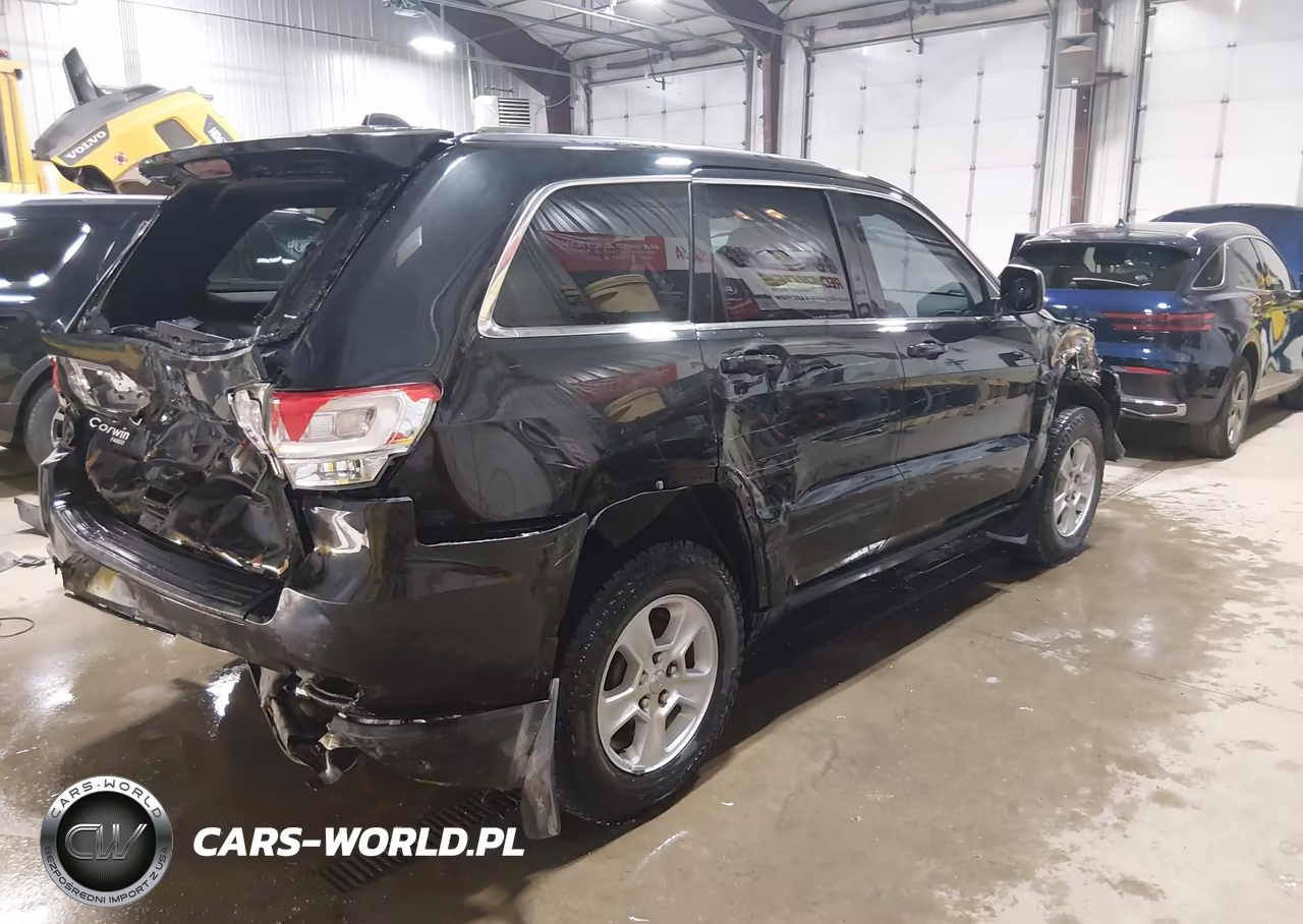 2015 Jeep Grand Cherokee Laredo VIN:1C4RJFAG5FC675028 - 4