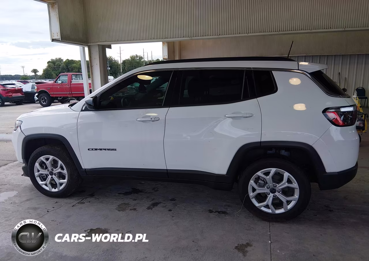 2025 Jeep Compass Latitude 4X4 VIN:3C4NJDBN9ST609046 - 14