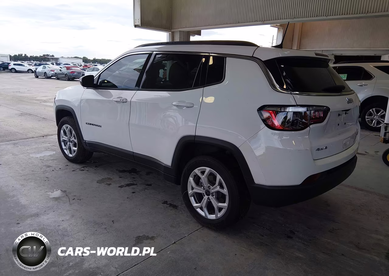 2025 Jeep Compass Latitude 4X4 VIN:3C4NJDBN9ST609046 - 3