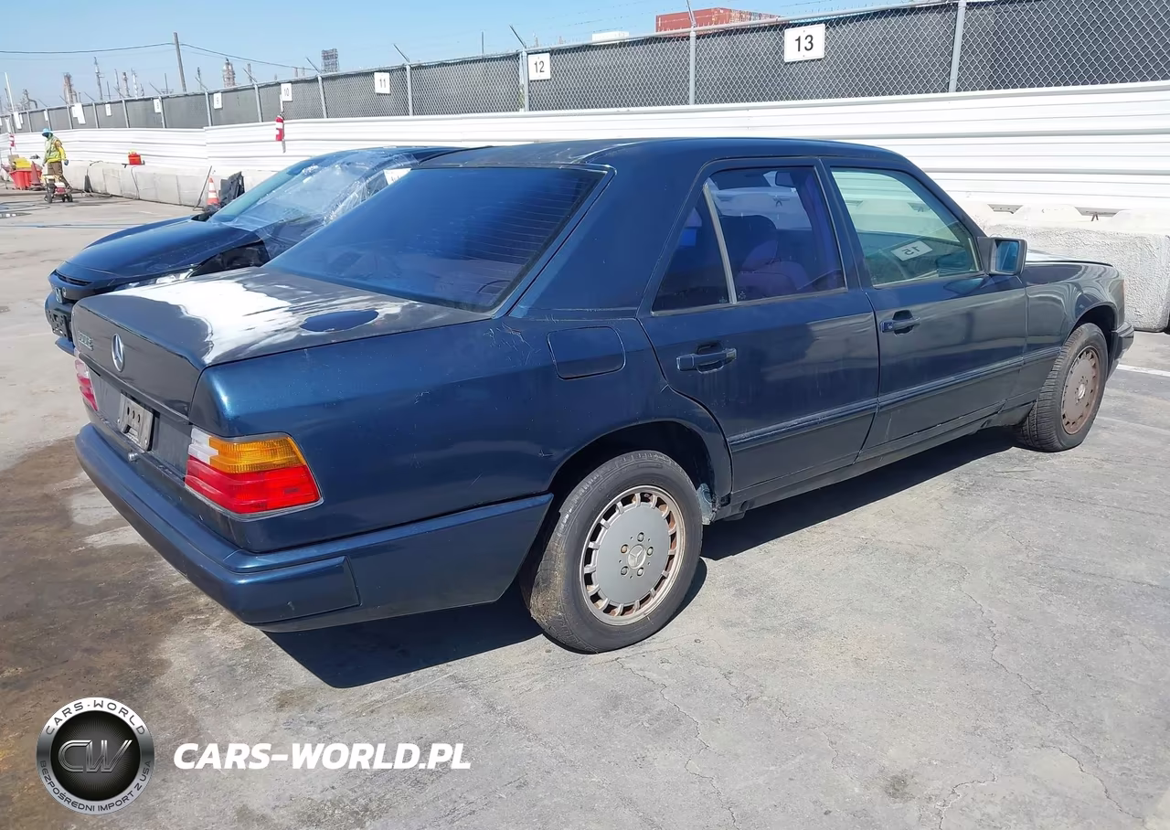 1987 Mercedes-Benz 260 E VIN:WDBEA26D4HA558284 - 4