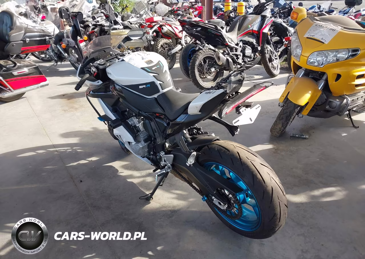 2025 Cf Moto 675Ss VIN:LCEPEVLP3S6000483 - 3