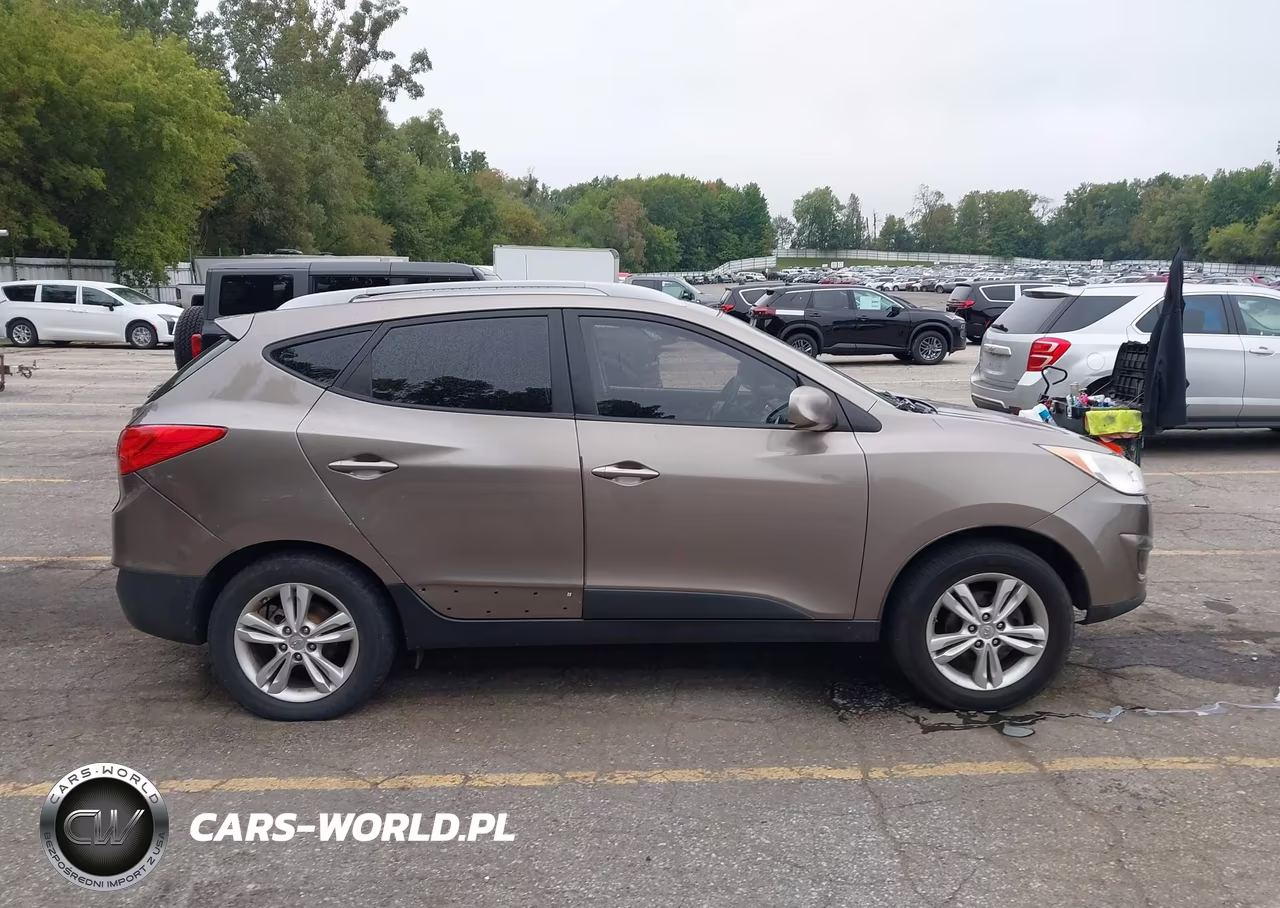 2010 Hyundai Tucson Gls VIN:KM8JU3ACXAU111079 - 13