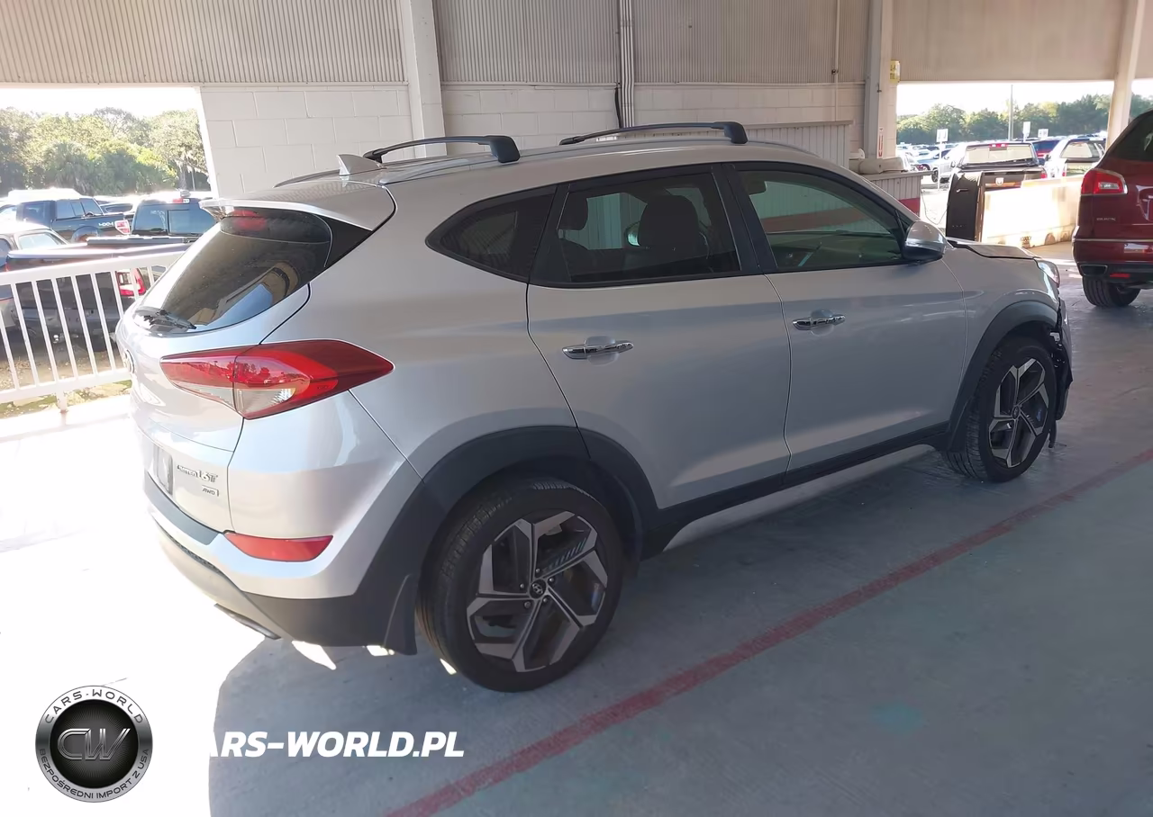2017 Hyundai Tucson Limited VIN:KM8J3CA22HU381329 - 4