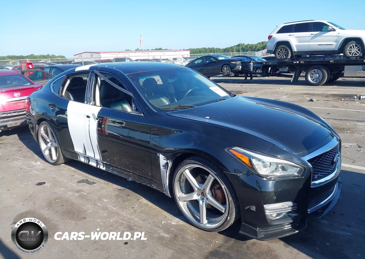2017 Infiniti Q70 3.7