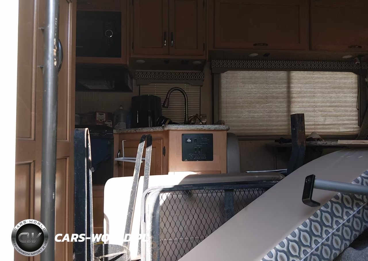 2017 Ford E-350 Cutaway VIN:1FDWE3FS9HDC34935 - 5