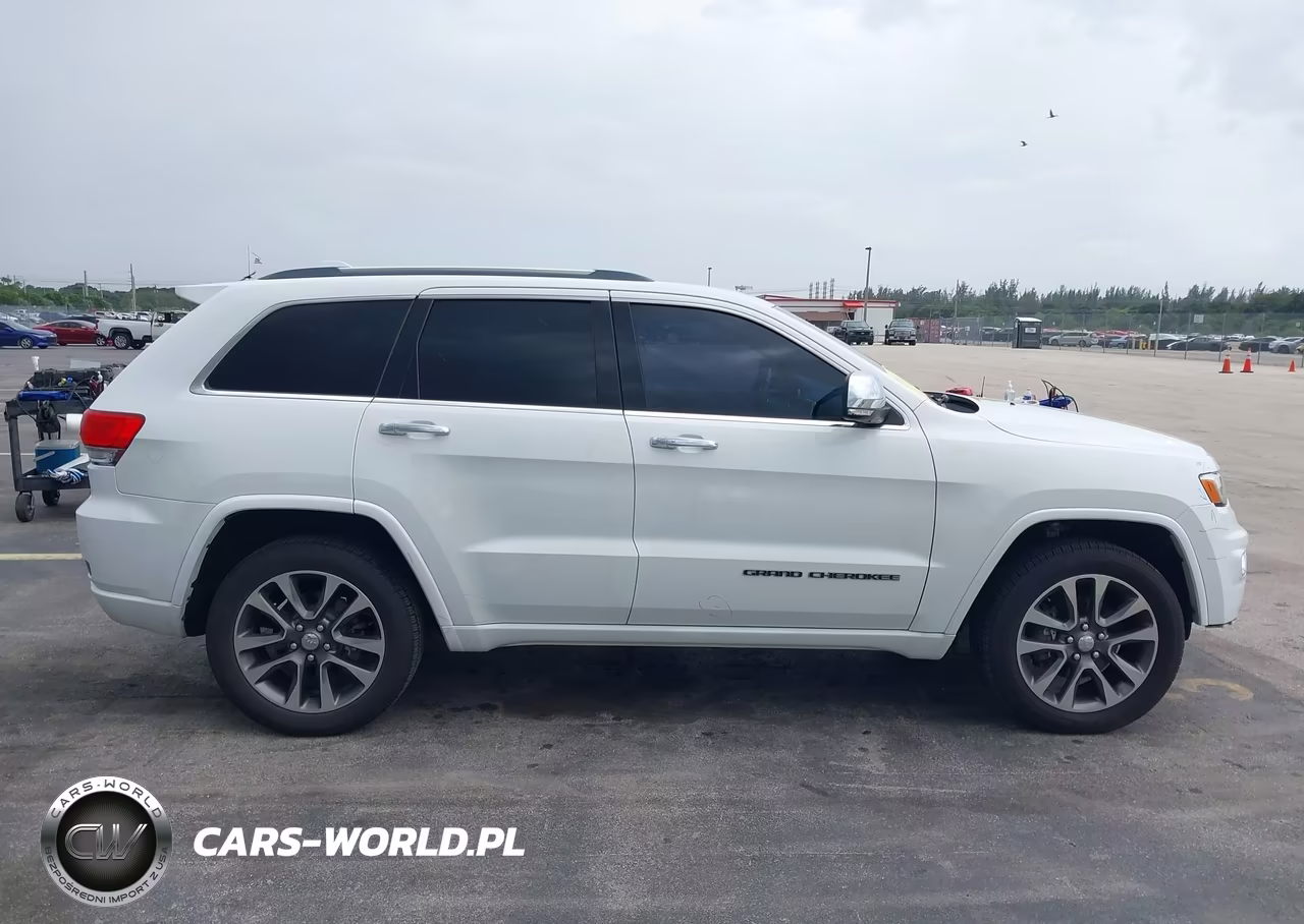 2017 Jeep Grand Cherokee Overland 4X4 VIN:1C4RJFCG0HC641739 - 13